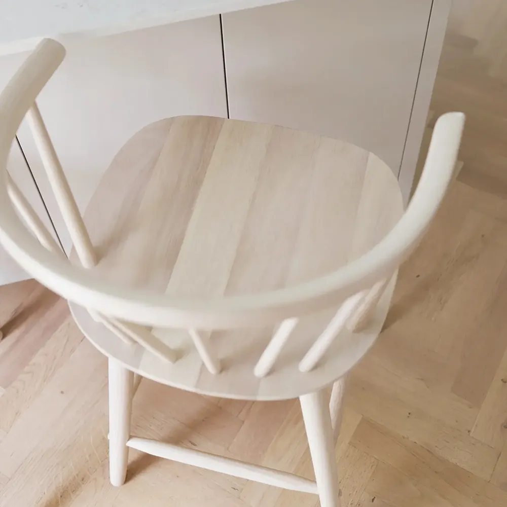 Carmen barstol hvitpigmenterad