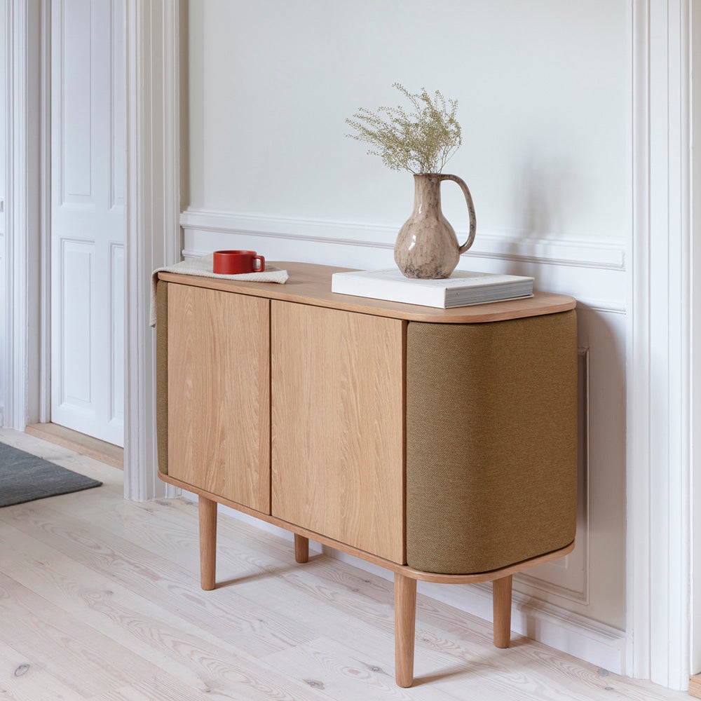 Treasures skap med 2 dører i eik/Sugar Brown