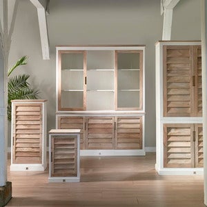  Pacifica garderobeskap