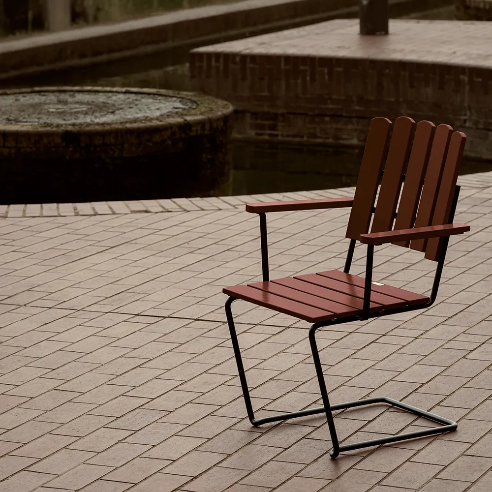 A2 lenestol Mørkerød lakkert eik / Svart