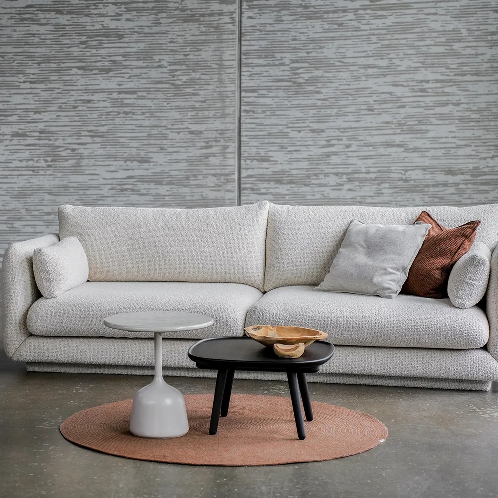 Bloom 2-seters sofa m/sokkel Sand