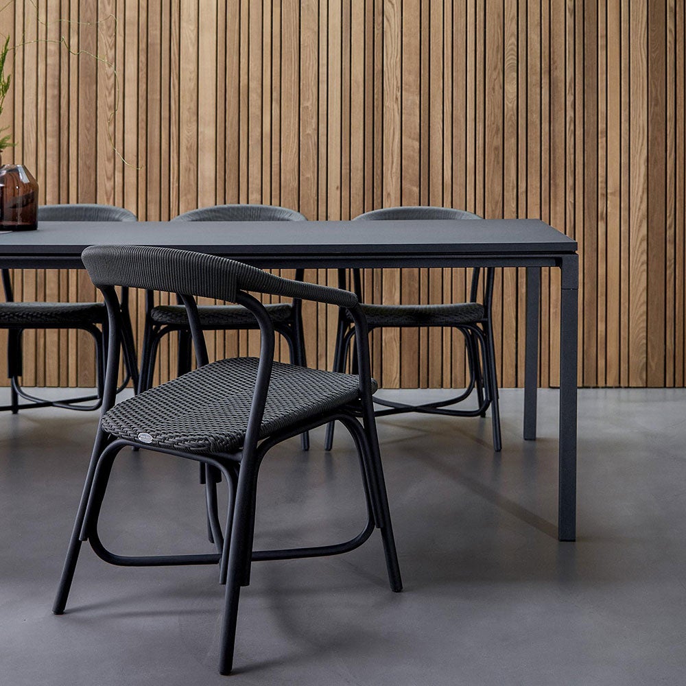 Noble lenestol i svart rotting