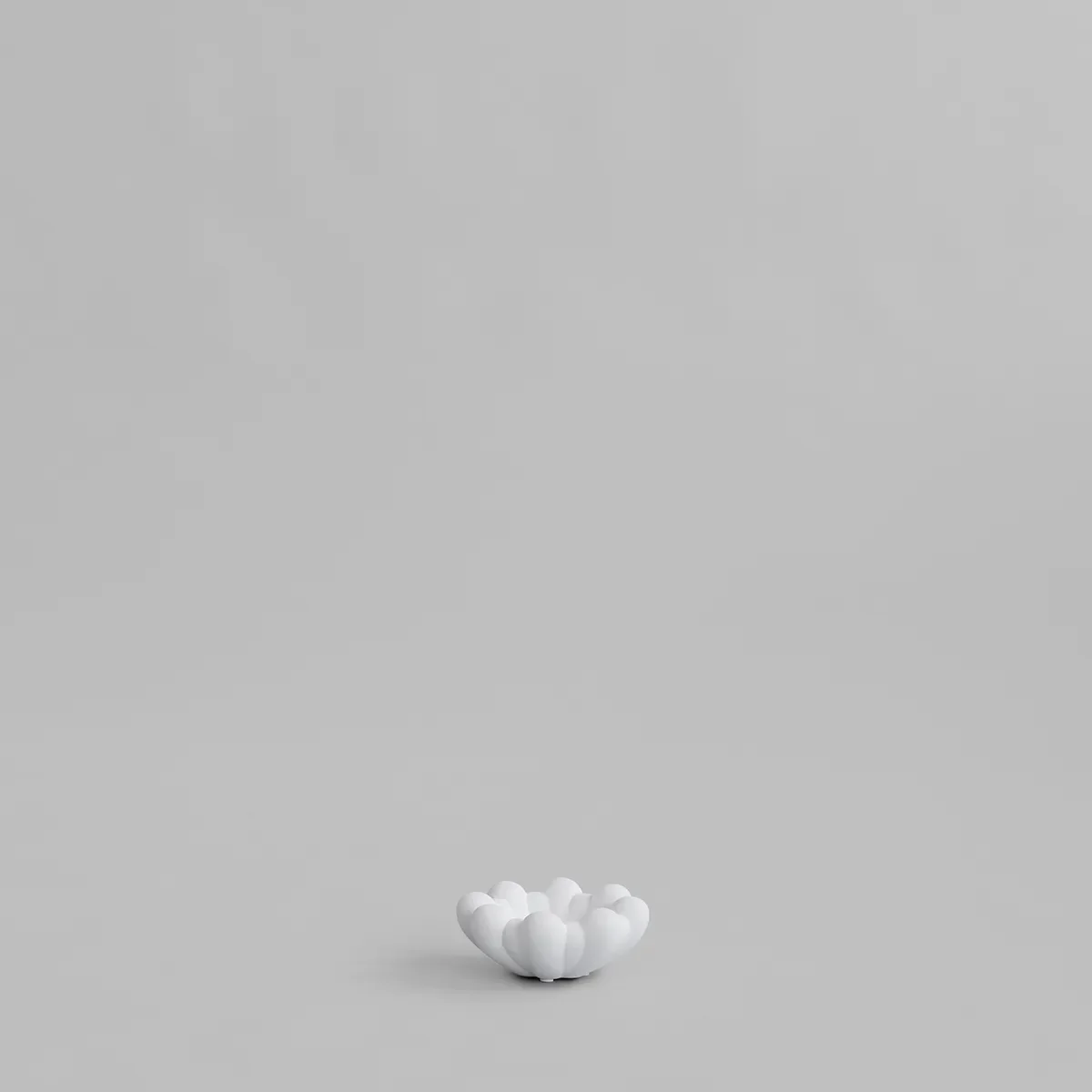 Håndlaget Dekorasjonsskål Bloom Bone White Ø 15,5 cm