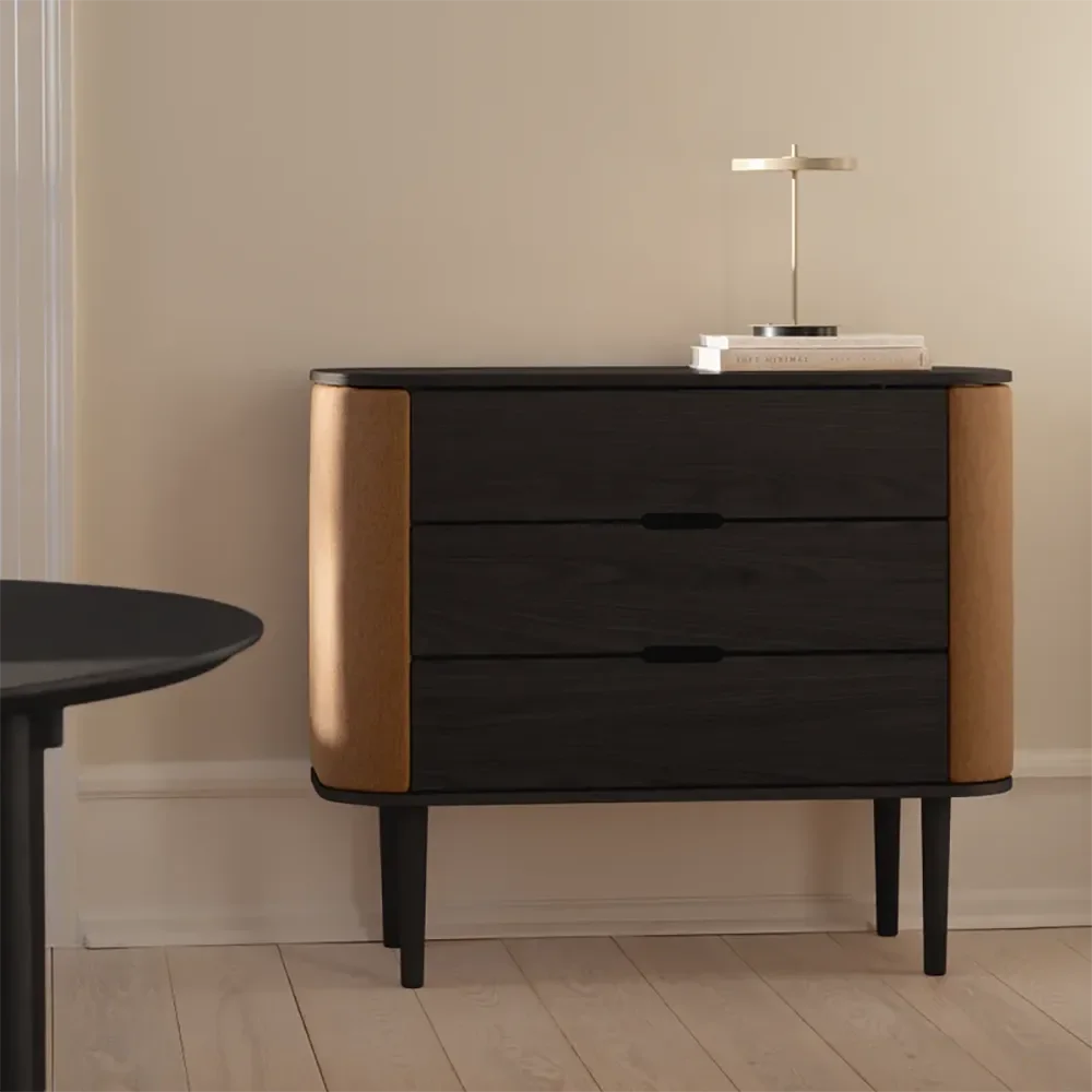 Treasures kommode i svart eik/Sugar Brown