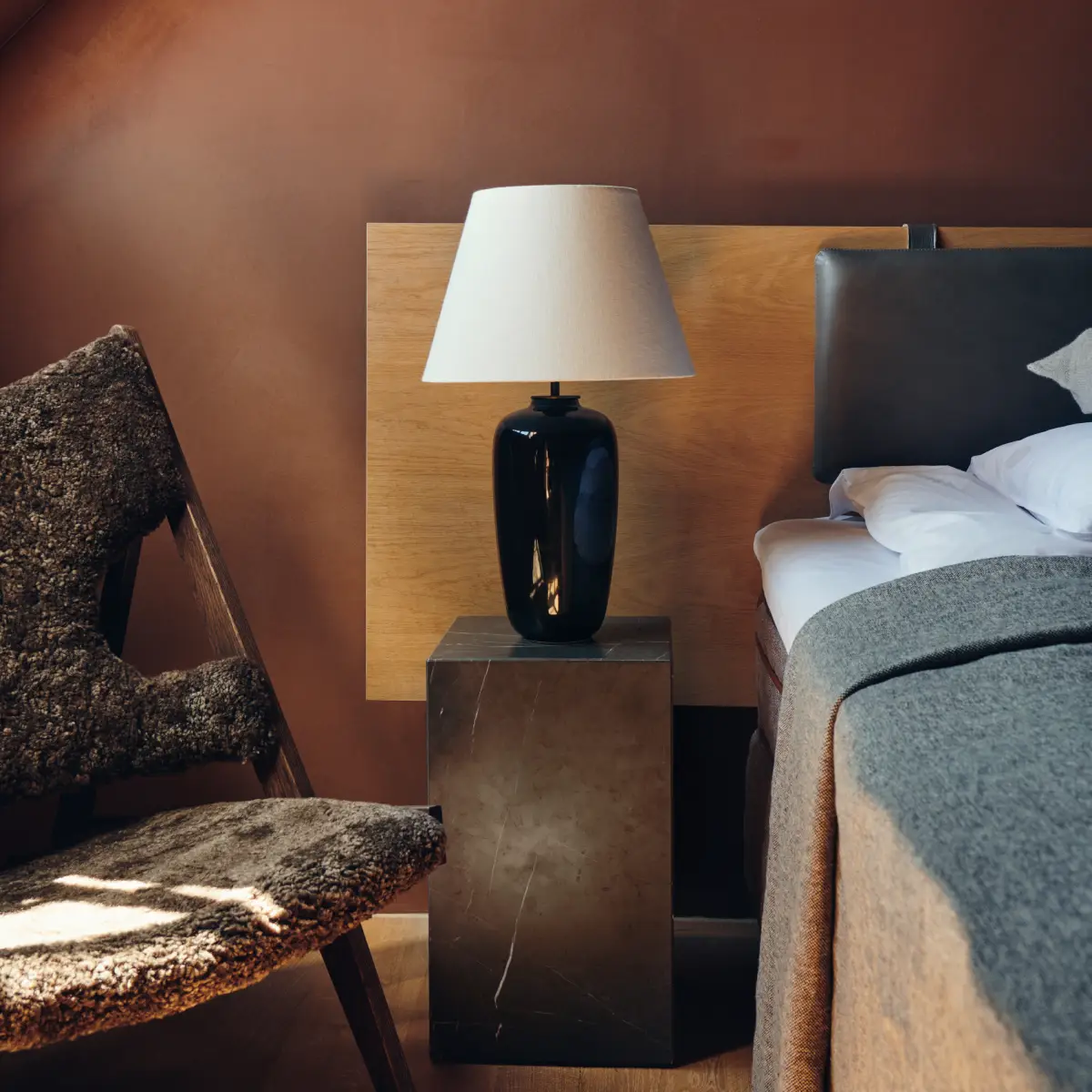 Torso bordlampe svart - H57 cm