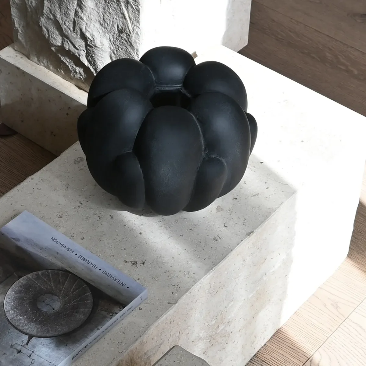 Håndlaget vase Bloom Petit Black H18 cm