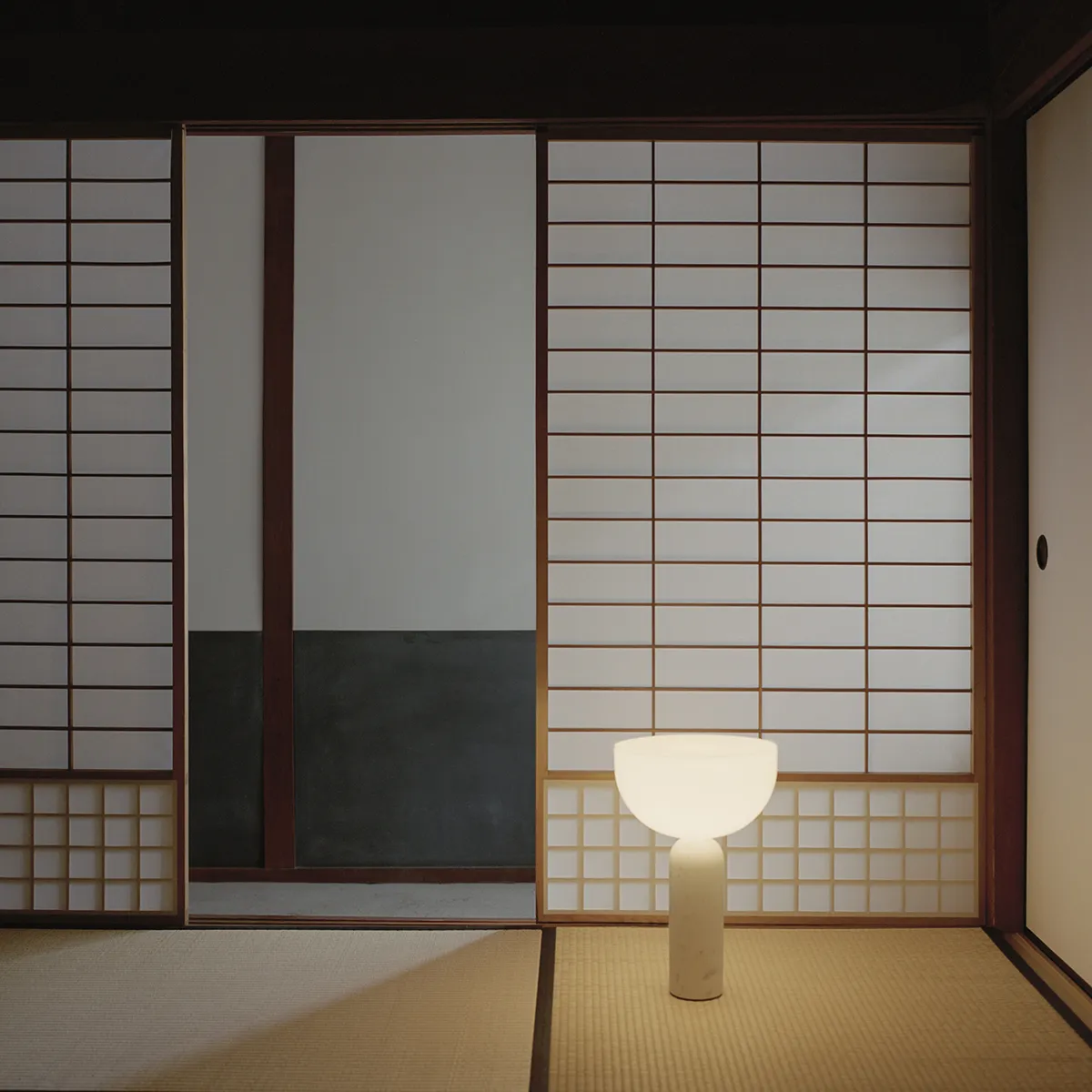 Kizu Bordlampe Large Hvit Marble EU