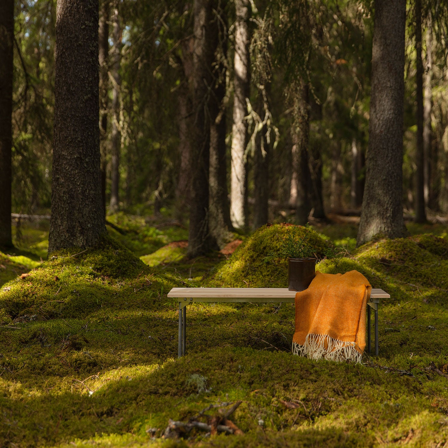Benk 8 oljet furu Grythyttan Stålmöbler