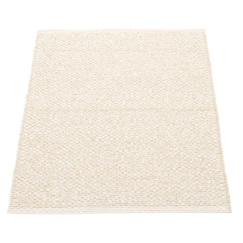 Svea matte 70x90 cm champagne metallic / vanilla 