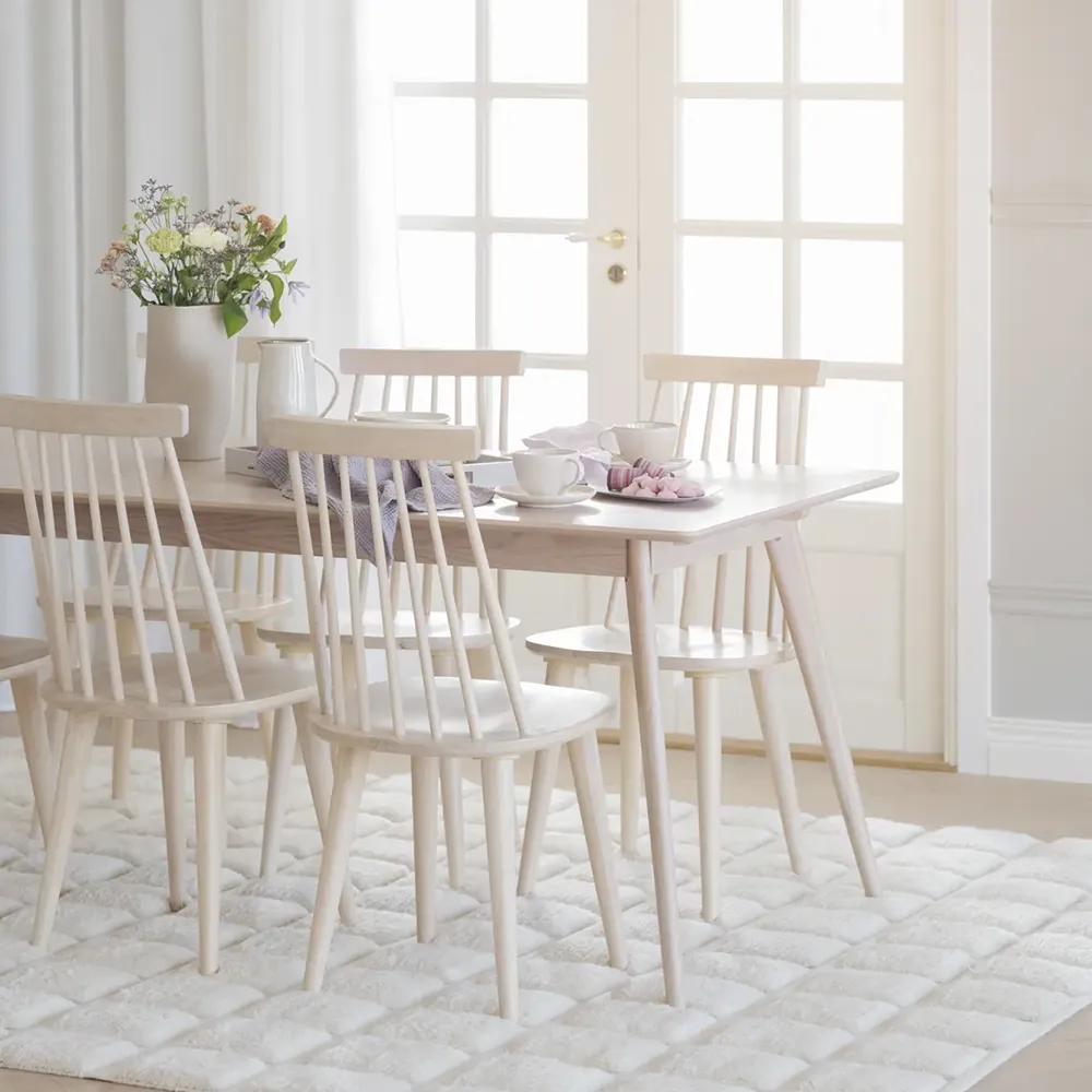 Lotta spisestol hvit pigmentert