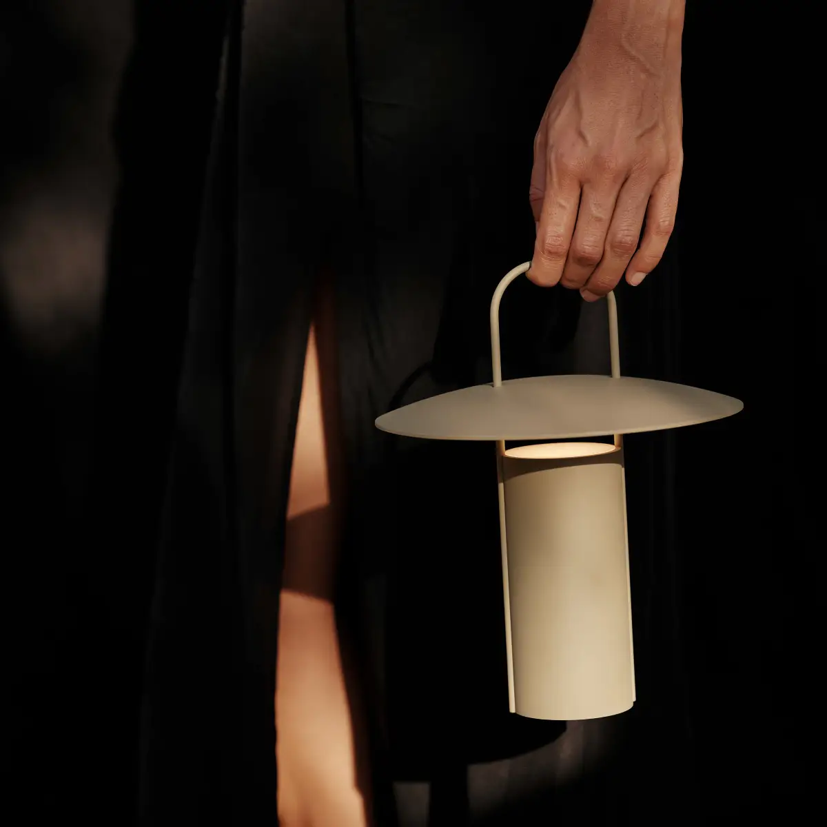 Ray Bærbar lampe Aluminium Dusty Green