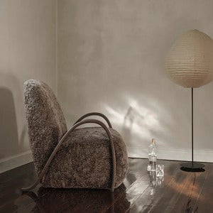 Buur Lenestol Sheepskin - Dark Stained/Sahara