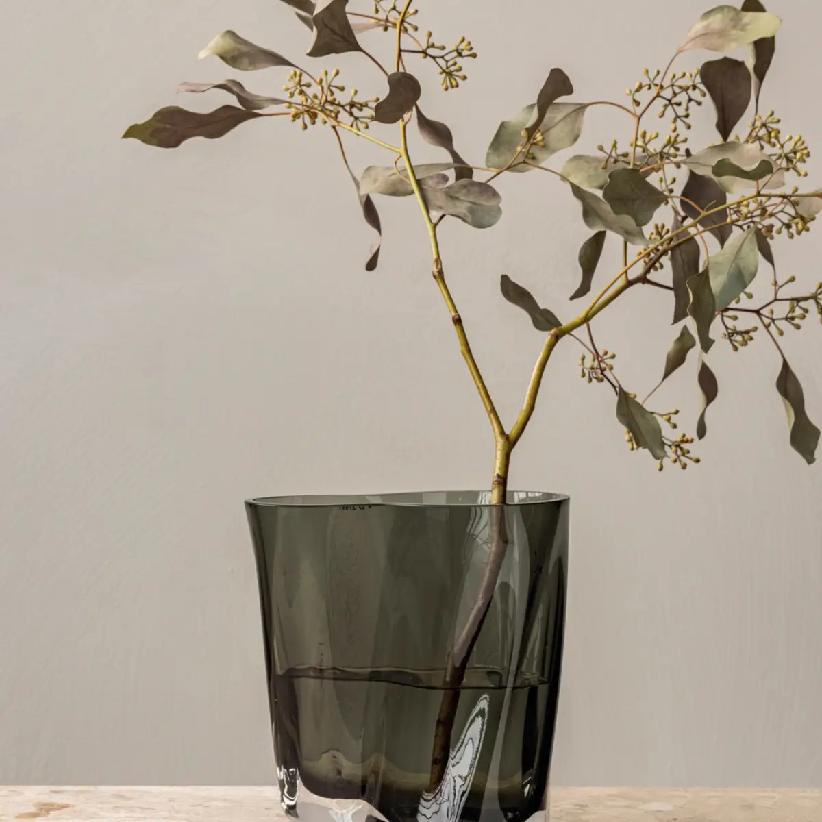Aer Vase - H19 cm - Røyk