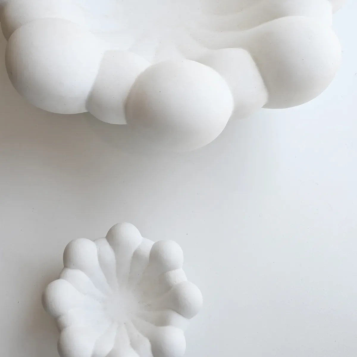Håndlaget Dekorasjonsskål Bloom Bone White Ø 15,5 cm