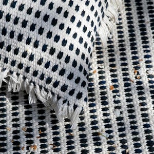 Way Mat - Off-White/Blue