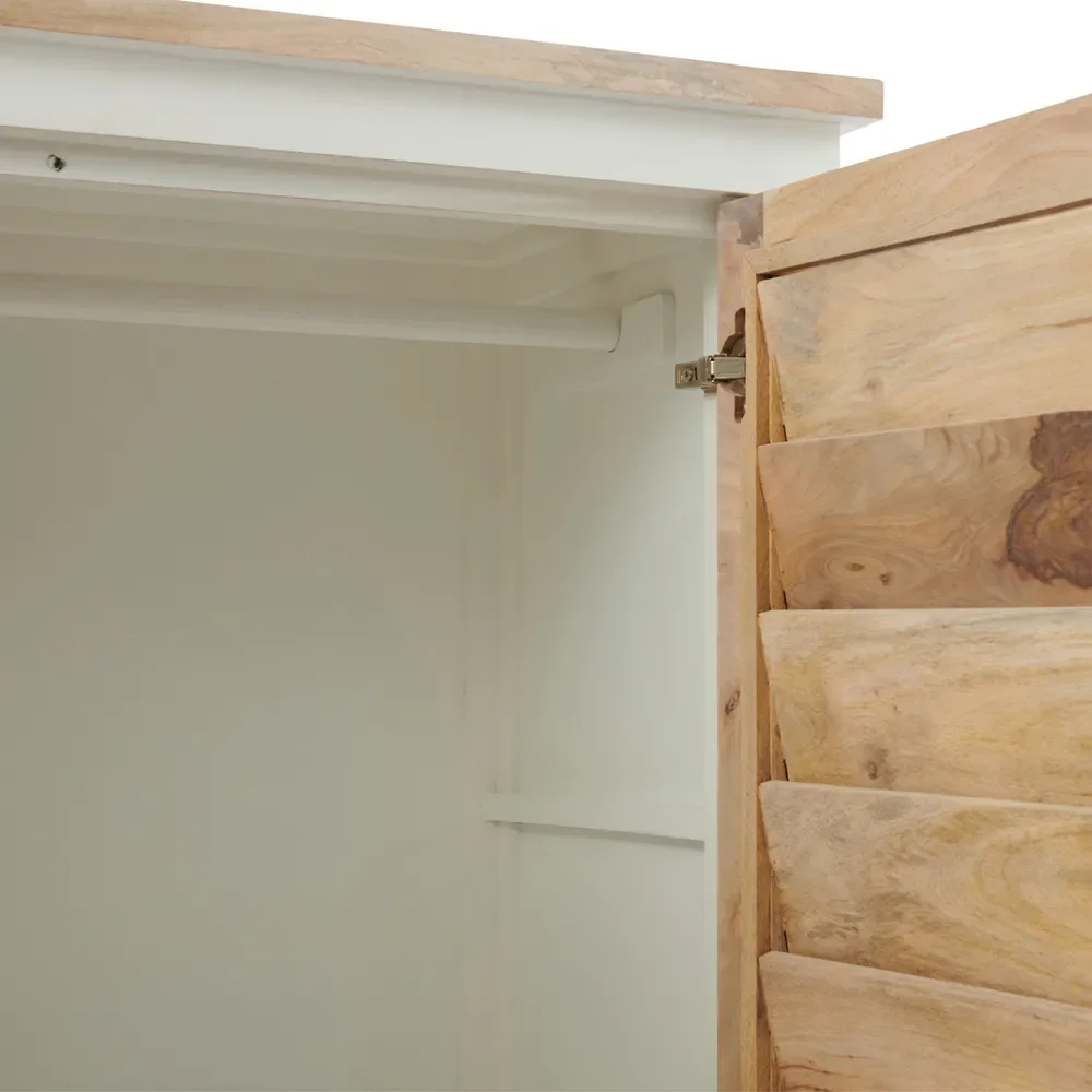  Pacifica garderobeskap