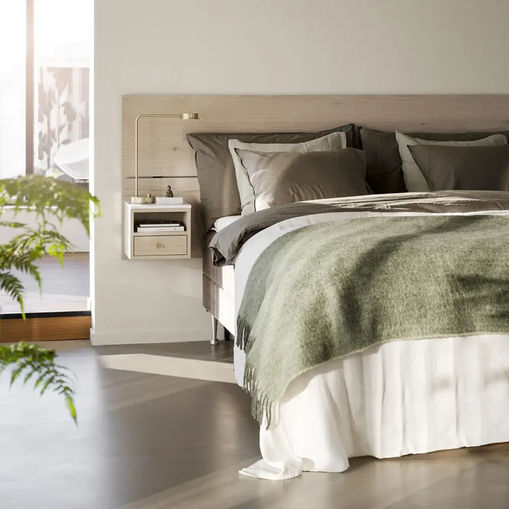 Whitmore sengegavl 240x79 cm hvitpigmenterad eik