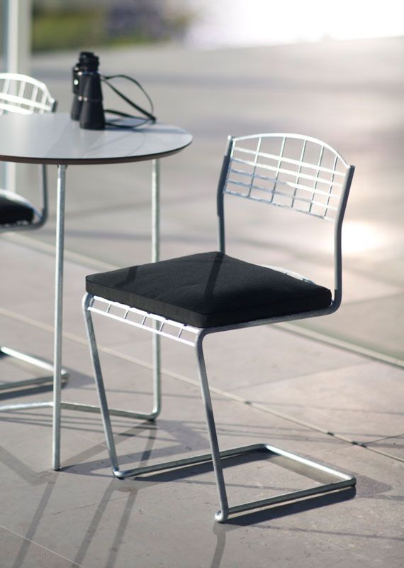 Bord High Tech 60 hvit laminat / varmforsinket stativ Grythyttan Stålmöbler