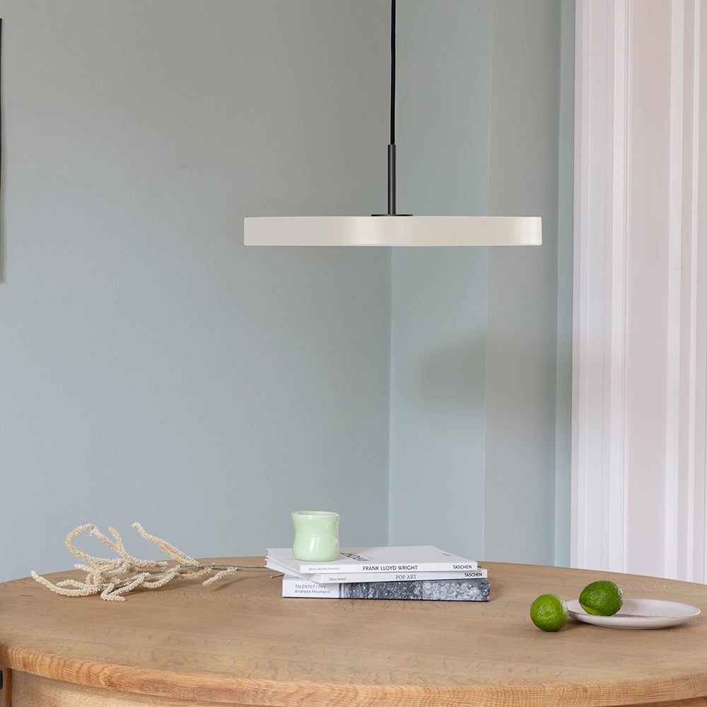 Asteria Plus taklampe Ø43 cm Pearl White/Svart