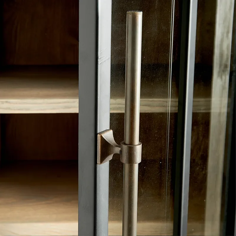 The Hoxton utstillingsskap høyre