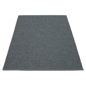 Svea matte 180x260 cm granit / black metallic 