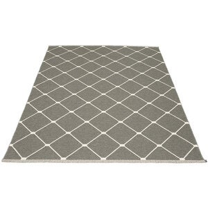 Regina matte 180x275 cm charcoal / vanilla 