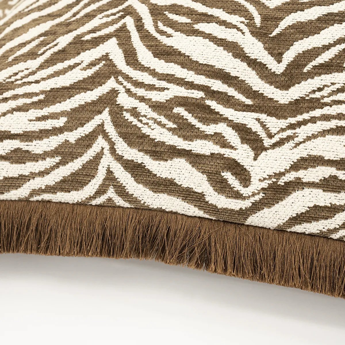 Pyntepute med frynser Tigra Brown 40x60 cm