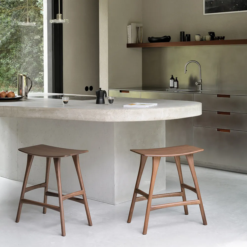 Osso Barstol lav Brunlakkert teak