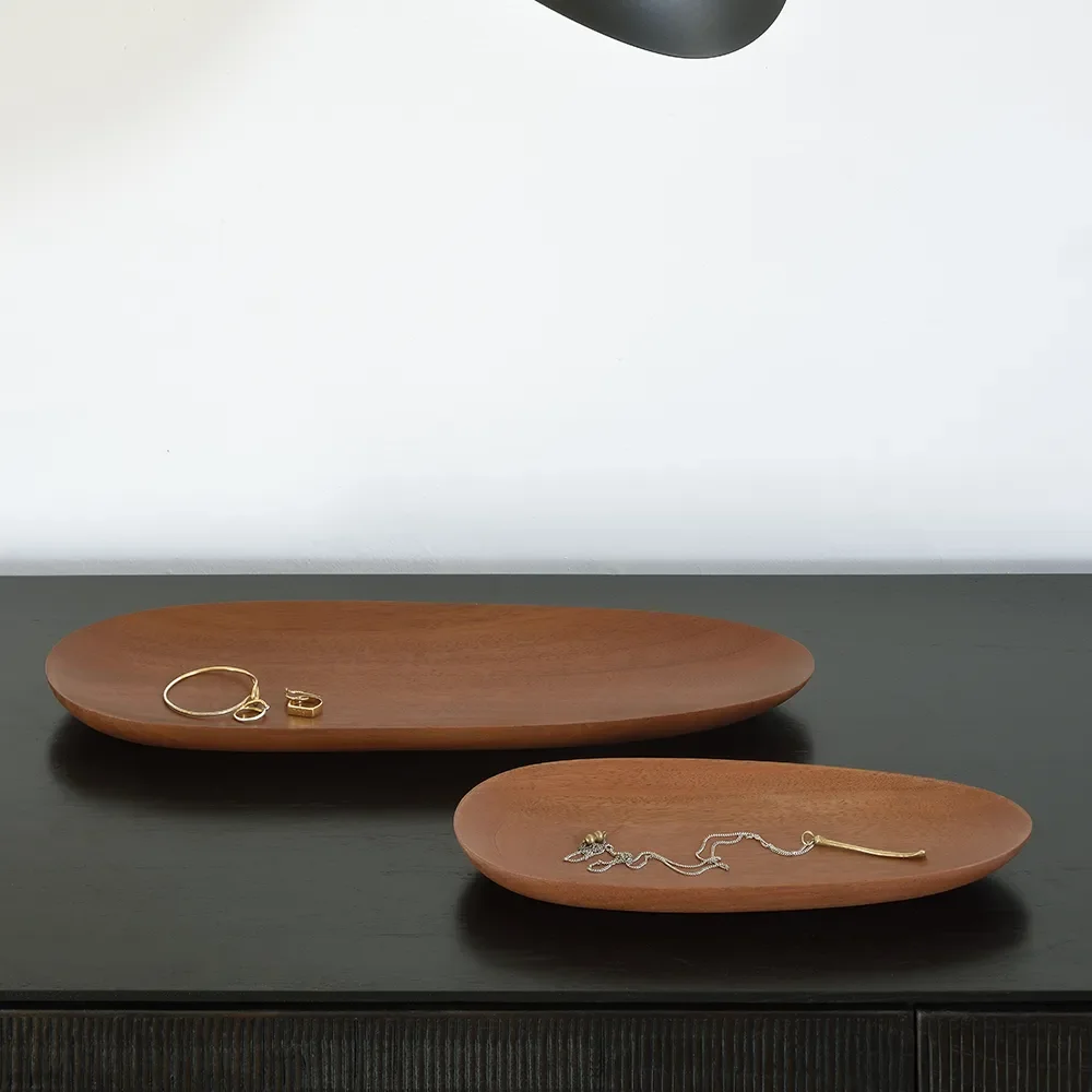 Thin ovale brett lakkert mahogni- sett med 2