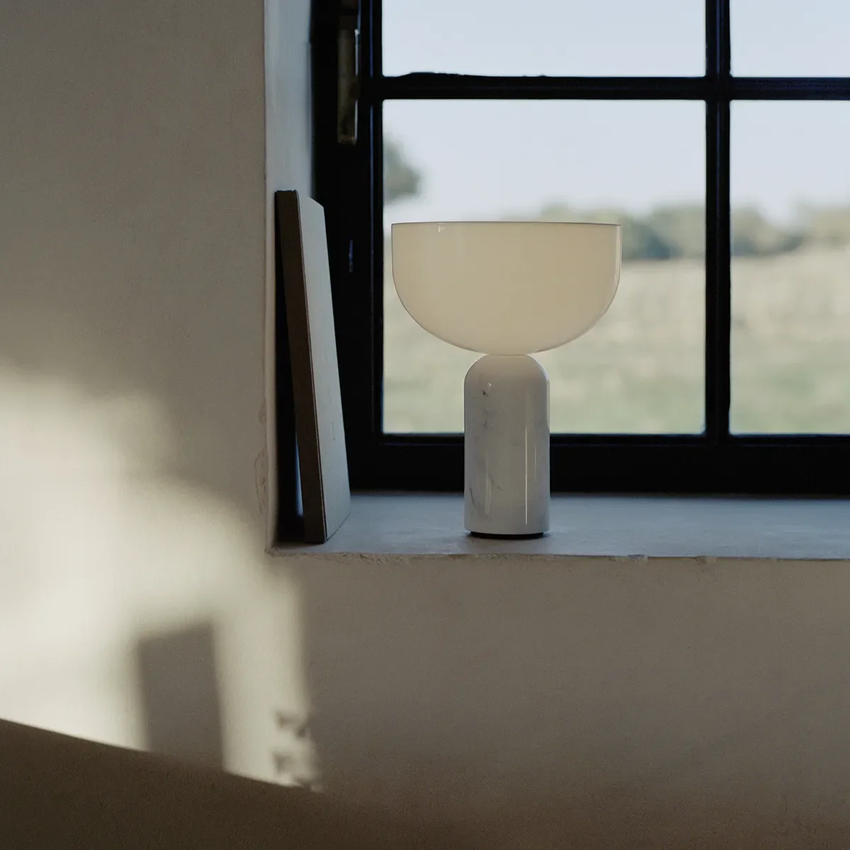Kizu Bærbar bordlampe Hvit Marble