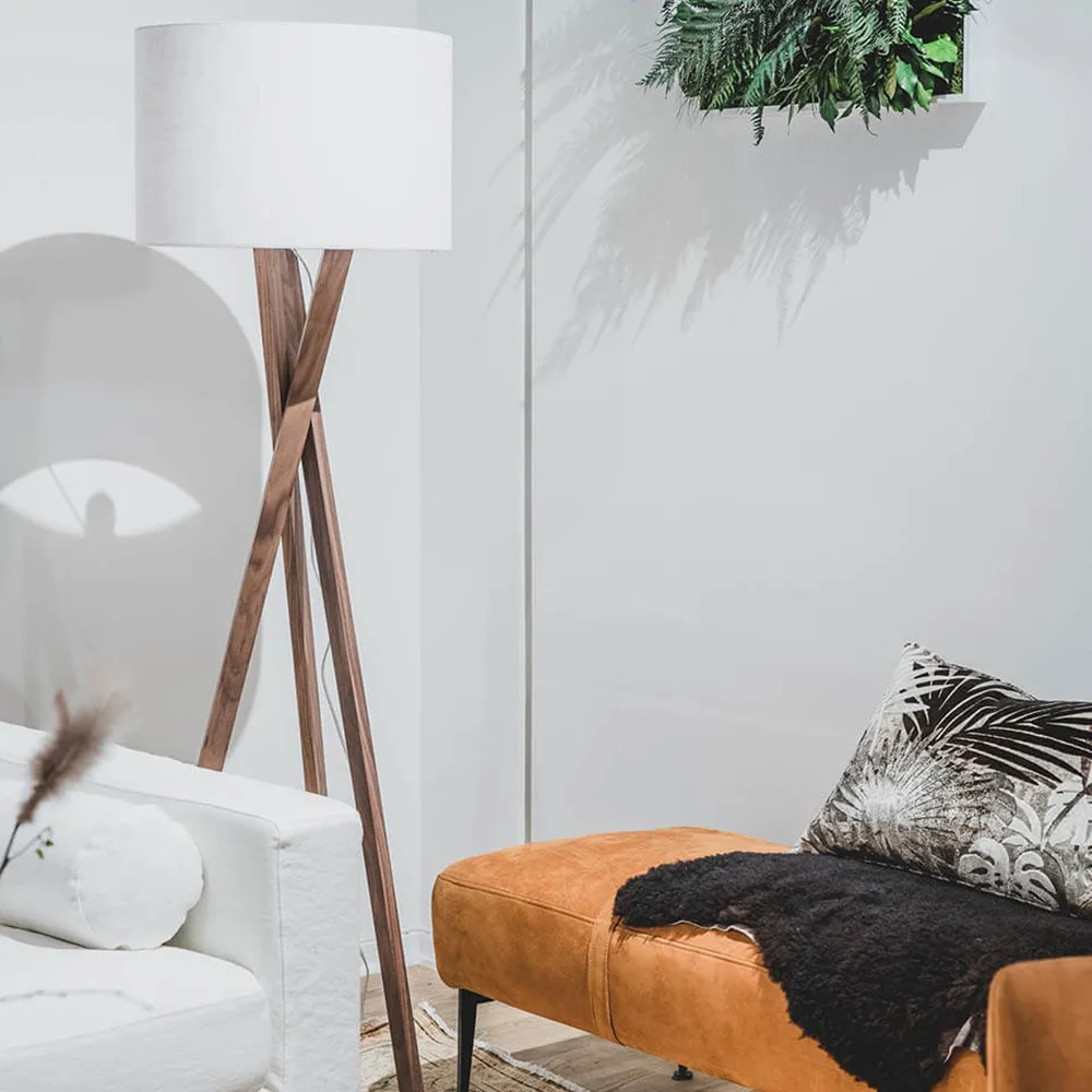 Vega Gulvlampe valnøtt