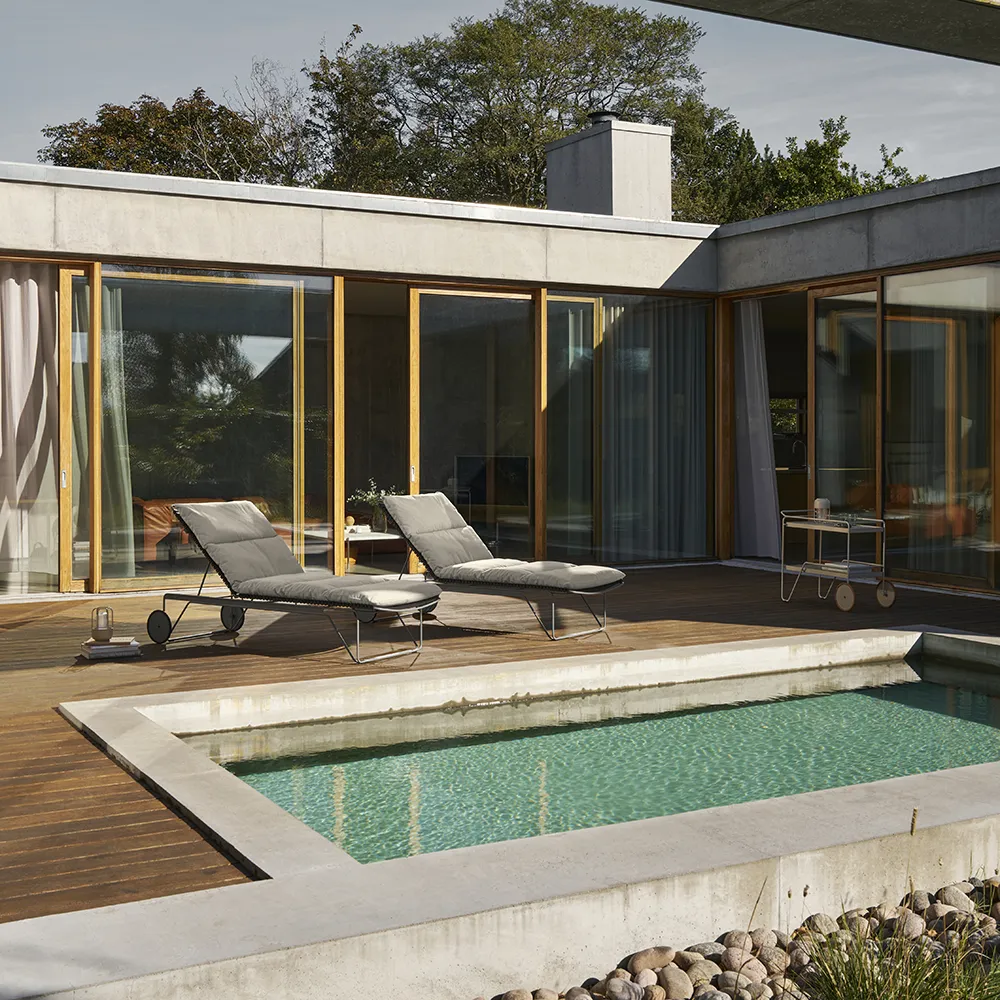 Click Adjustable chaise longue Paprika. Frame: Grey