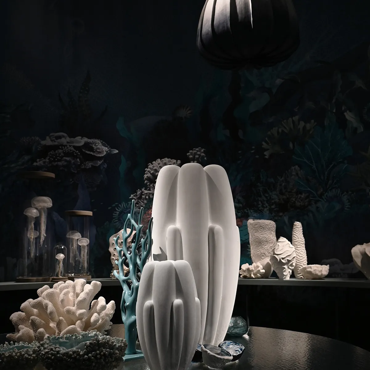 Håndlaget vase Bloom Slim Big Bone White H68 cm