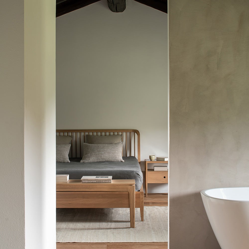 Bok Benk lakkert teak 35x146 cm