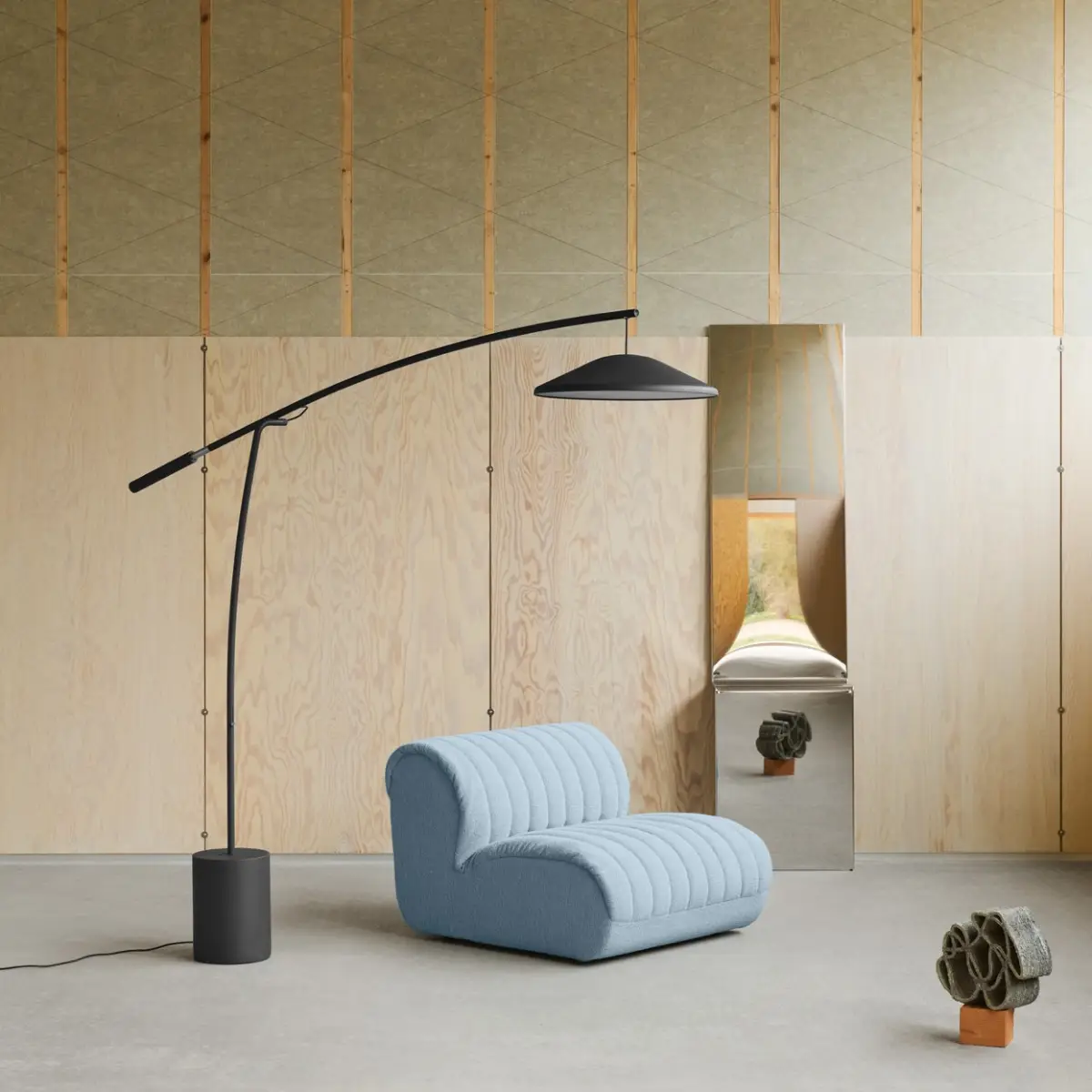 Contra gulvlampe – svart
