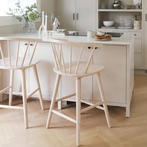 Carmen barstol hvitpigmenterad