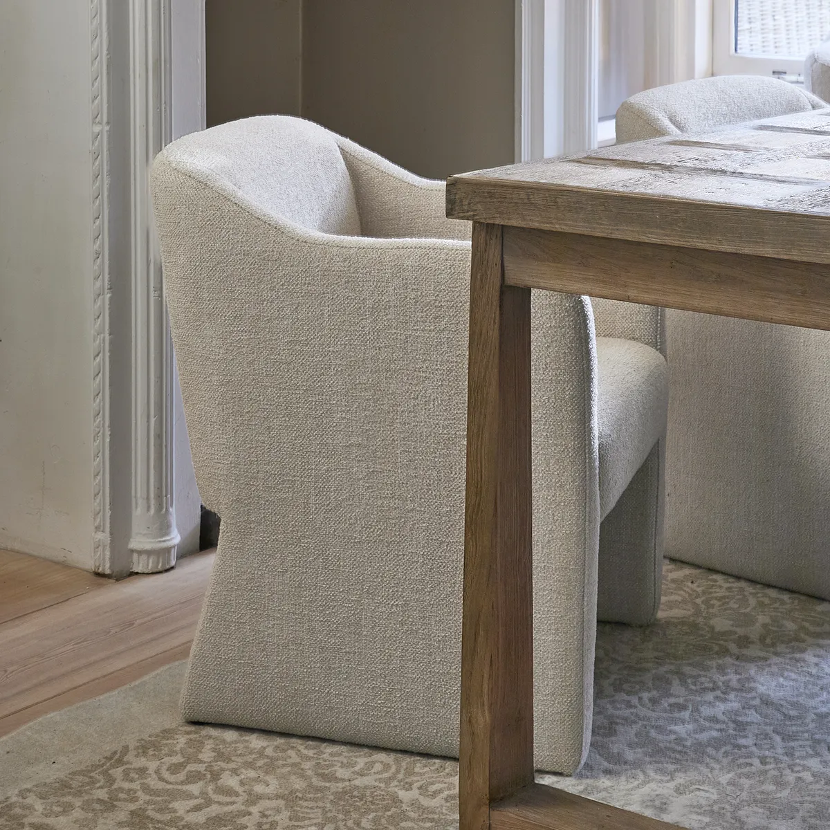 Spisestol Napoli Beige med armlener