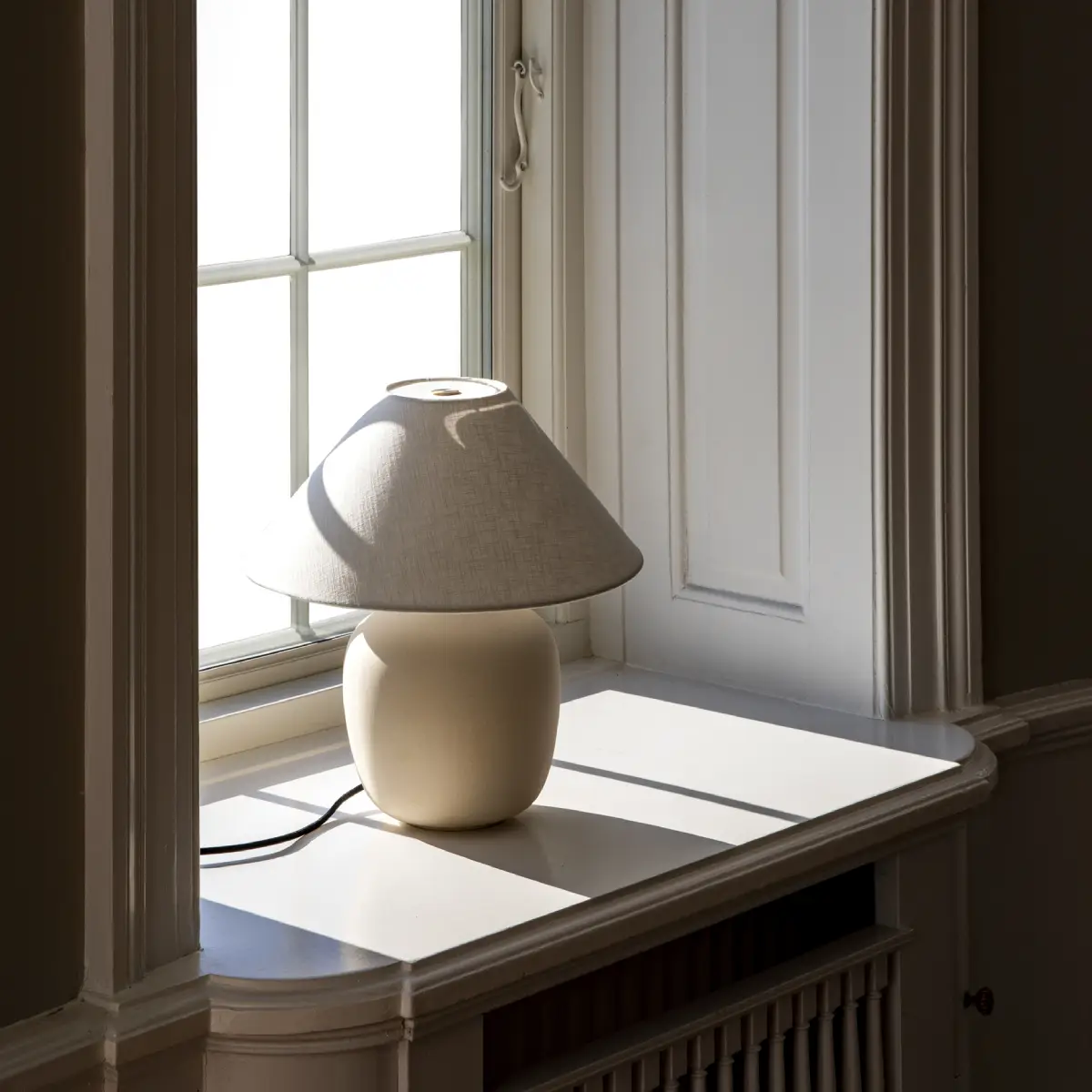 Torso bordlampe, sand - H37 cm