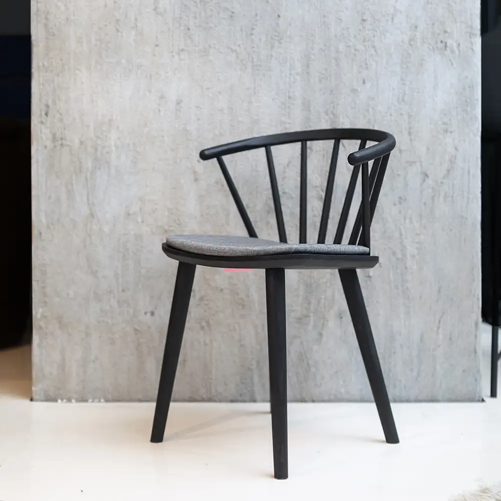 Edda Spisestol svart 2-pakning