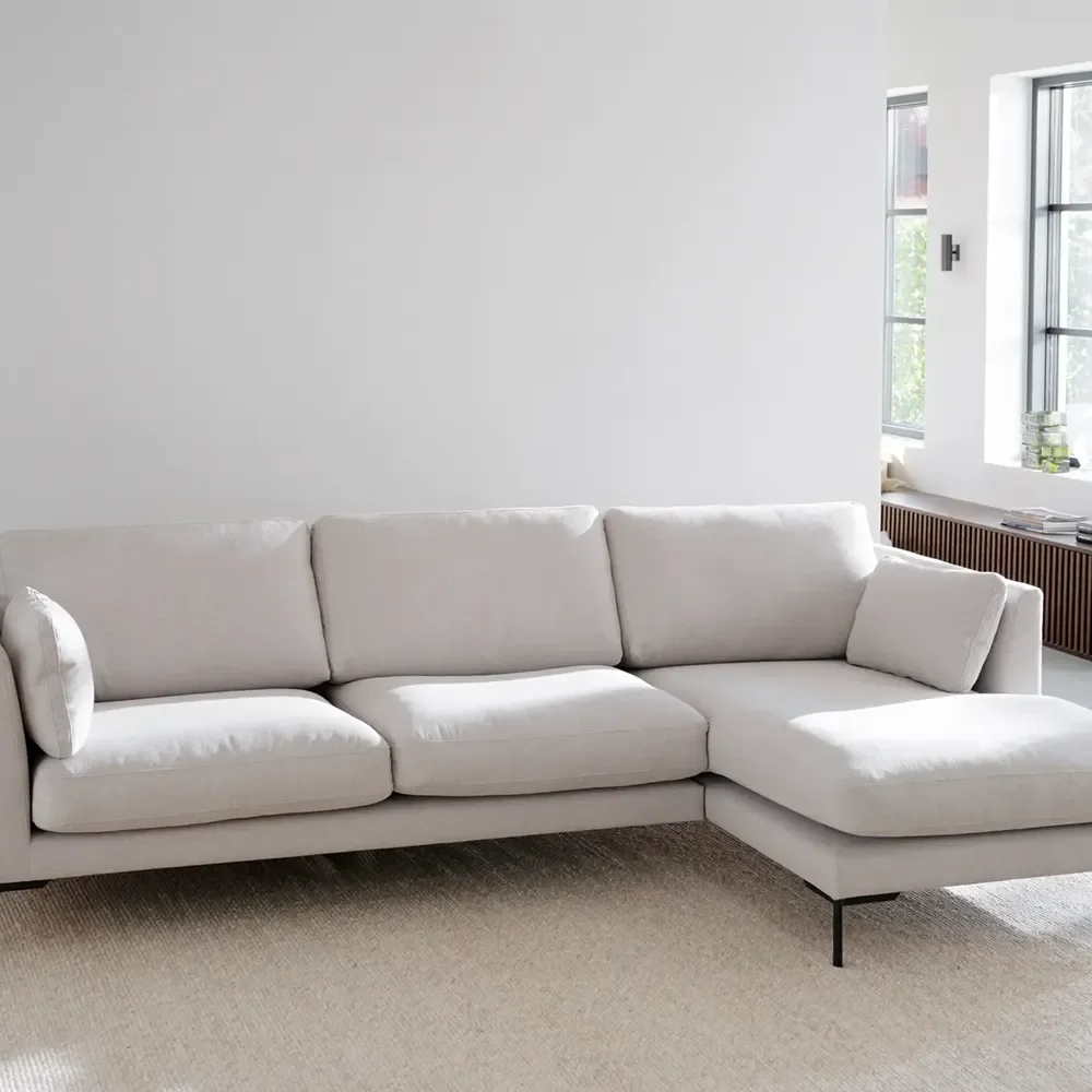 Corwin sofa 3,5-seter sofa chaiselong høyre stoff Rita lys beige