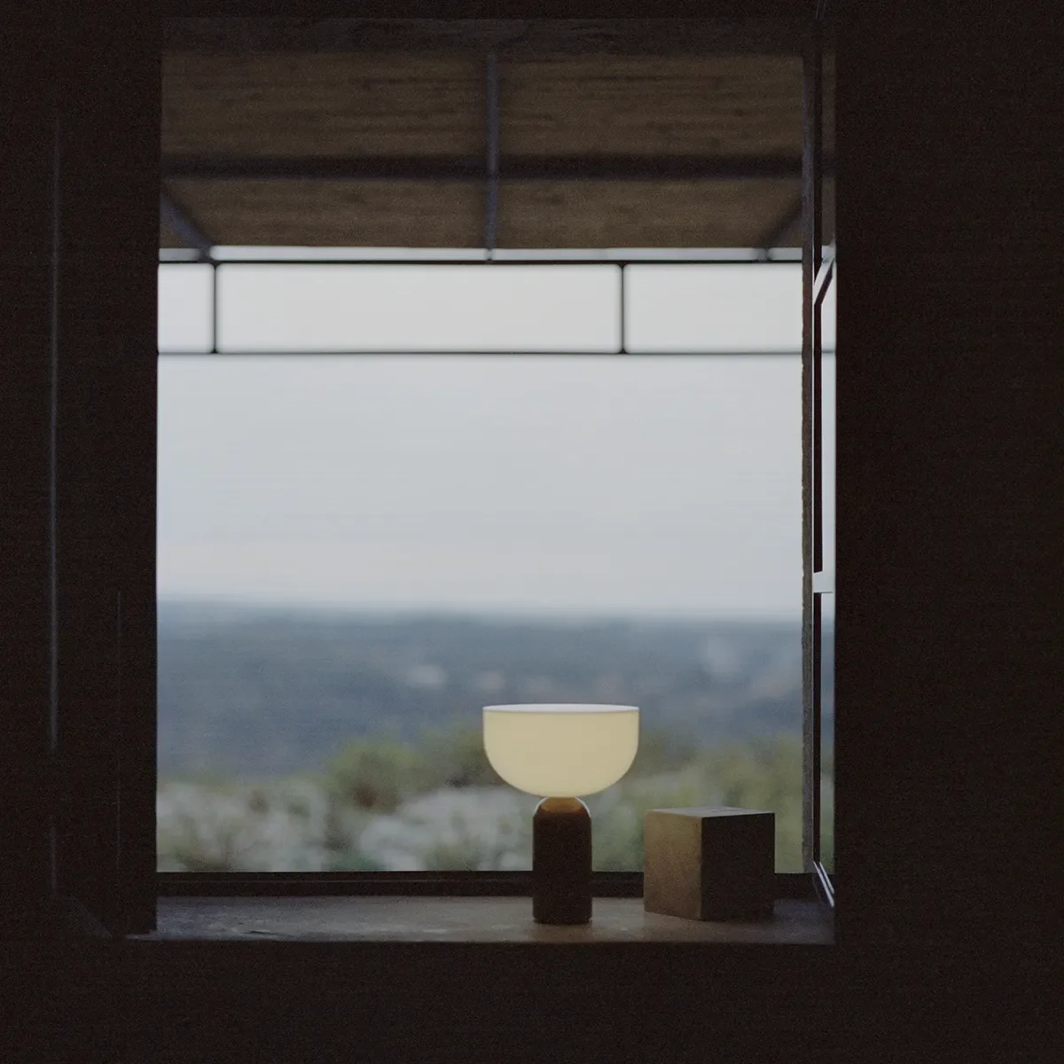 Kizu Bærbar bordlampe Breccia Pernice