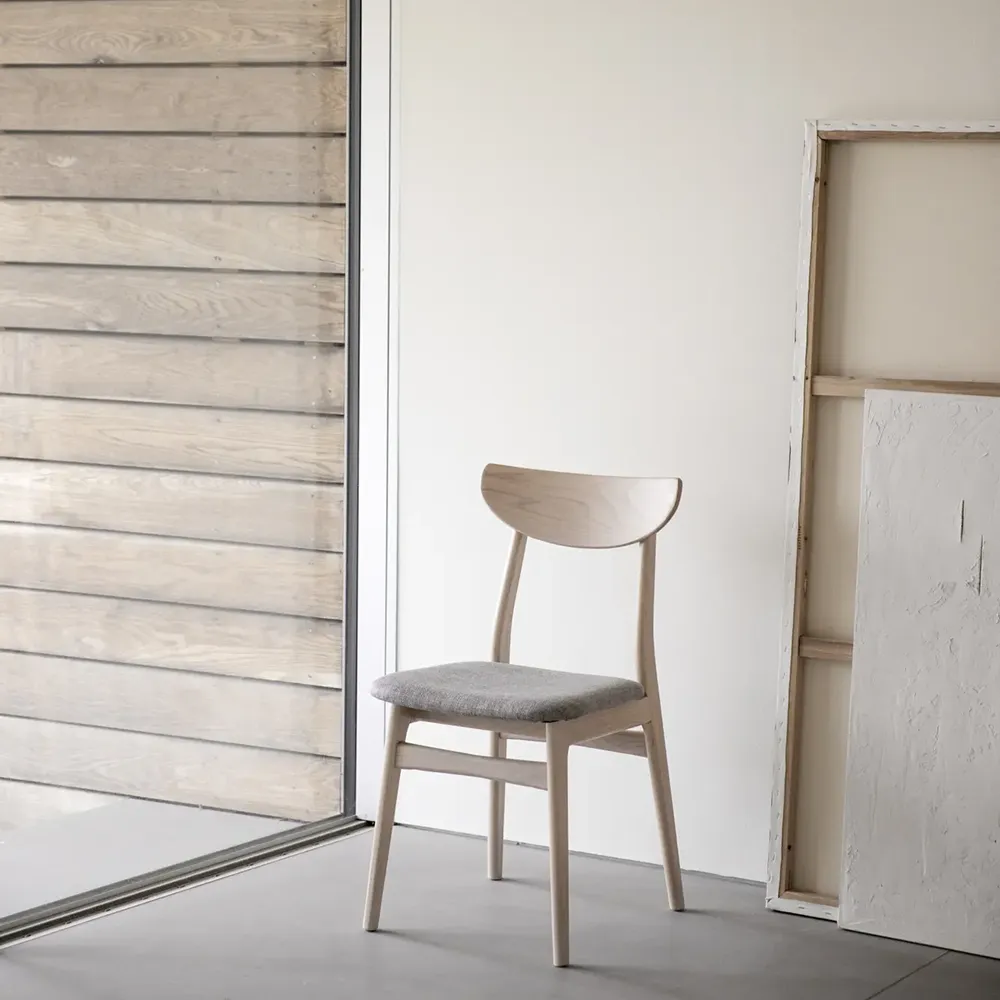 Rodham stol hvitpigmenterad eik/lysgrå