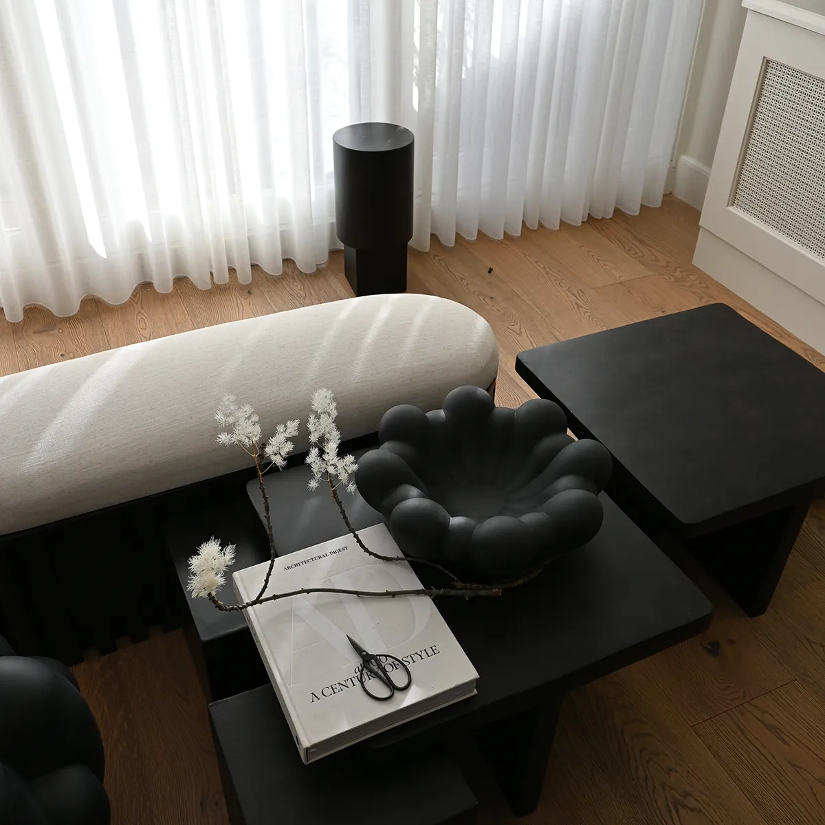 Håndlaget Dekorasjonsskål Bloom Black Ø 44 cm