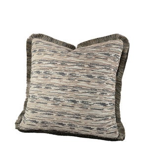 Serena putetrekk med frynsekant - 50x50 cm - Oyster