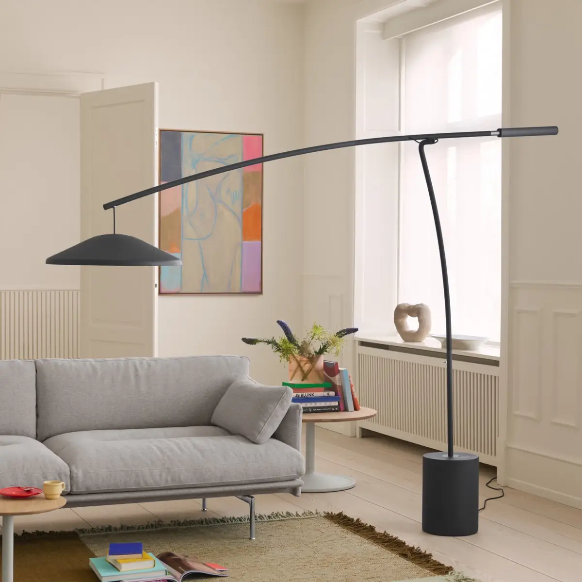 Contra gulvlampe – svart