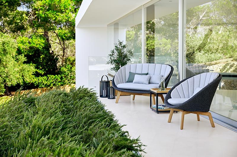 Peacock Sofa mørk grå