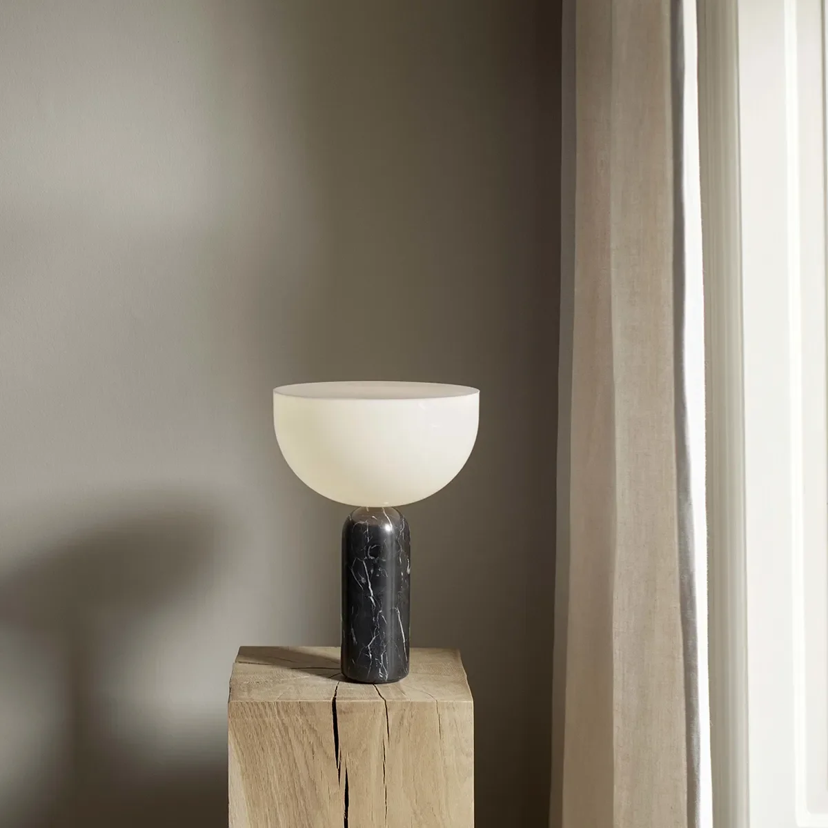 Kizu Bordlampe Small Sort Marble EU