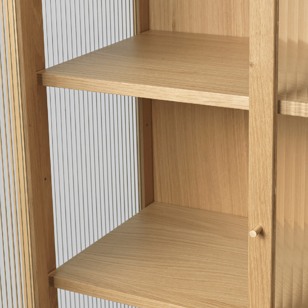 Reed Vitrineskap - Natural Oak