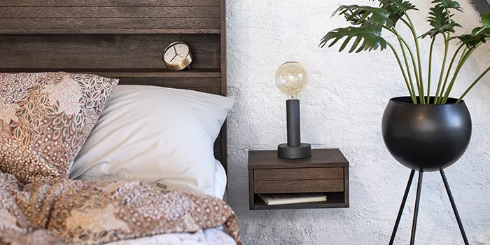 Nattbord Krakk: Funksjon og Stil for Ditt Soverom () Nattbord Krakk: Funksjon og Stil for Ditt Soverom