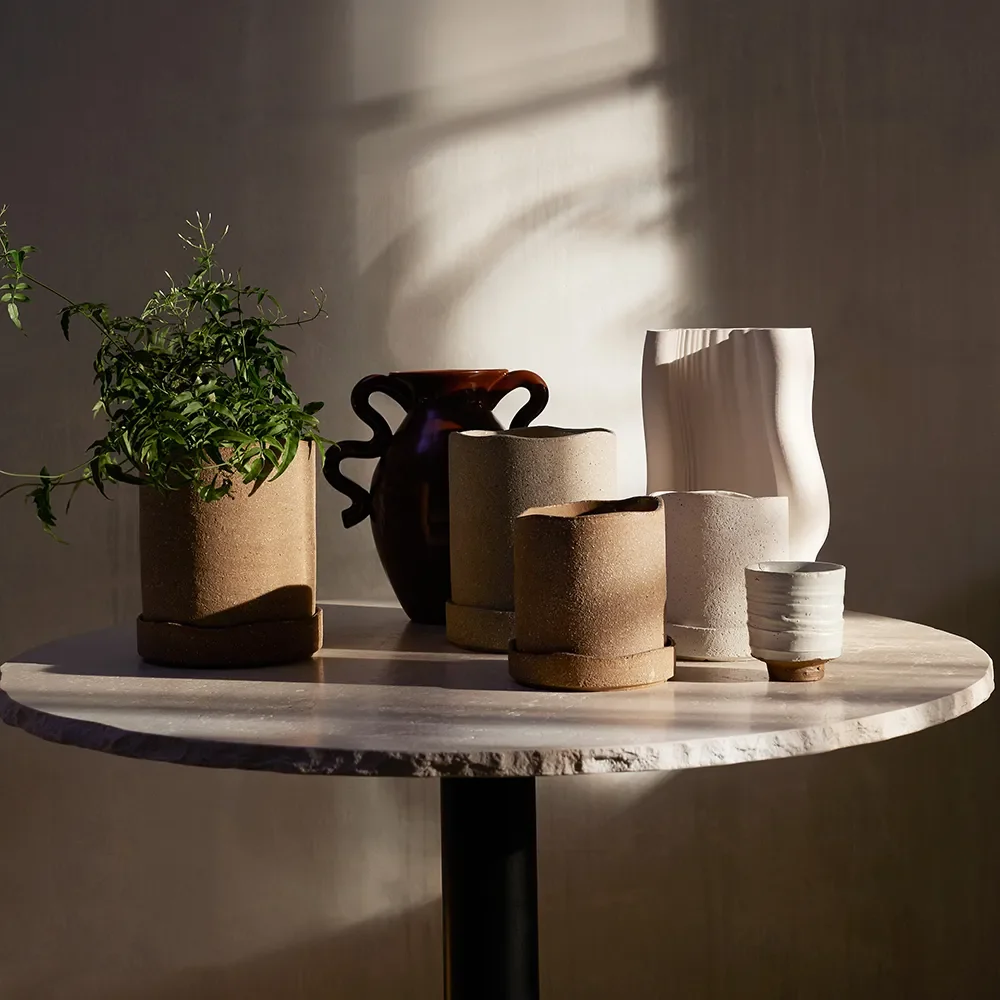 Mineral Kafébord - Bianco Curia/Black